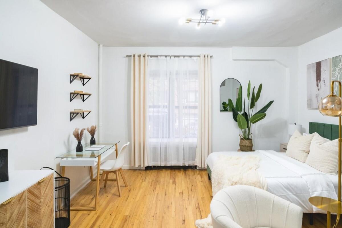 74-1a New In Prime Uws - Gym In Building Nova York